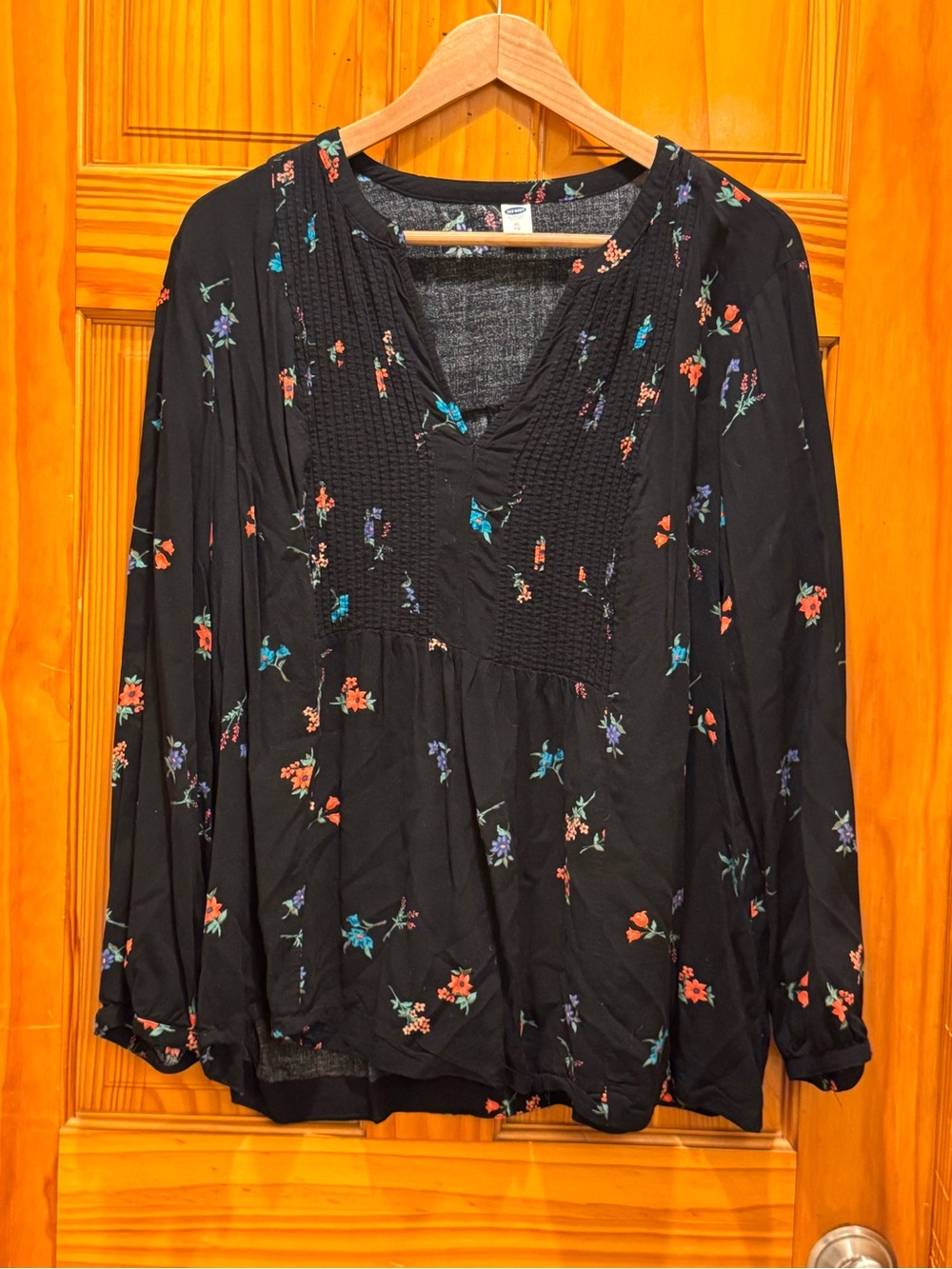 XL black floral top